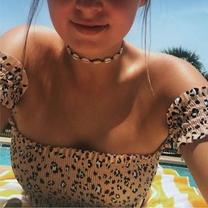 Cheetah Print off-the-Shoulder Swimsuit Top